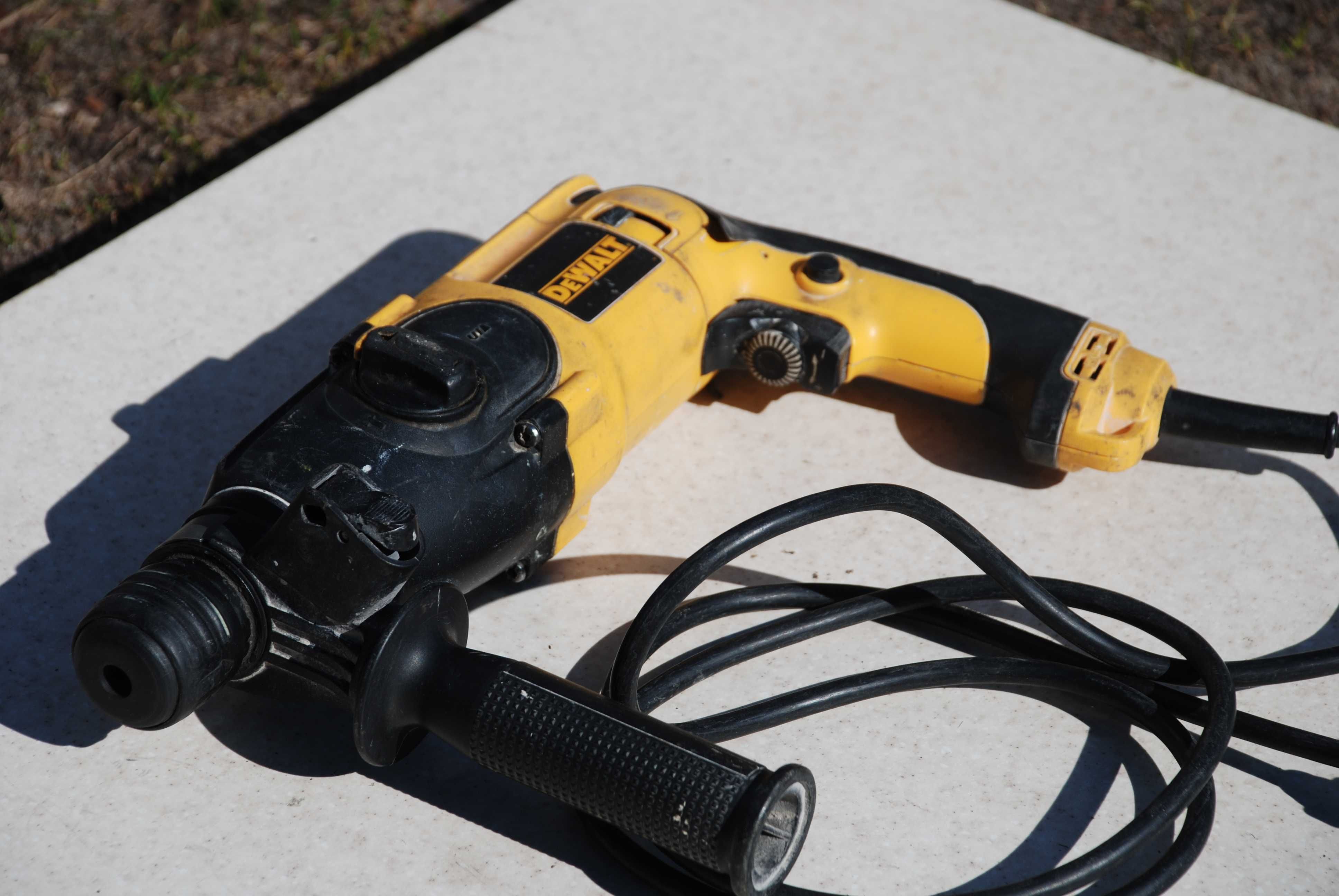 Перфоратор DeWalt SDS-Plus D25013K