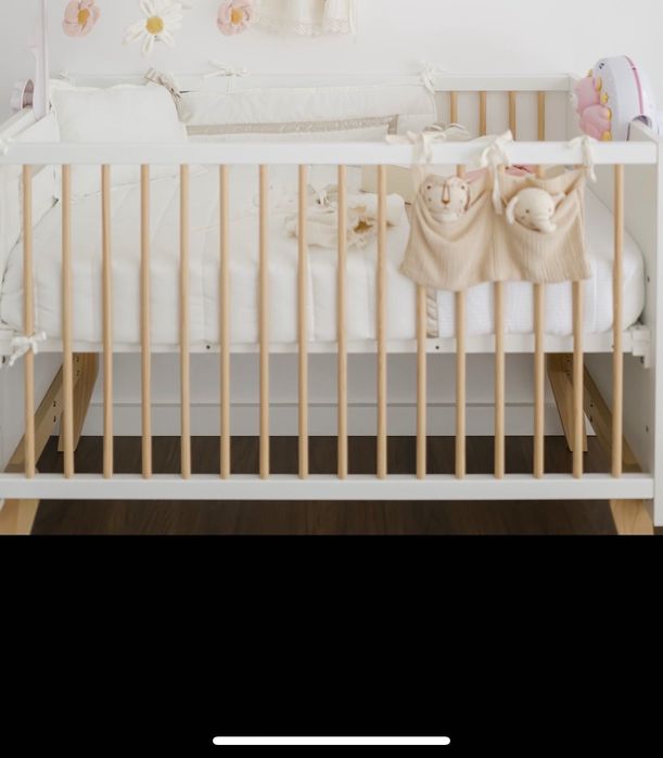 Berço, colchão e adereços