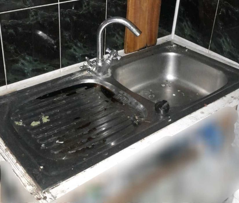 Металева мийка з краном 44х86 см