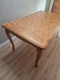 Stół brązowy drewniany