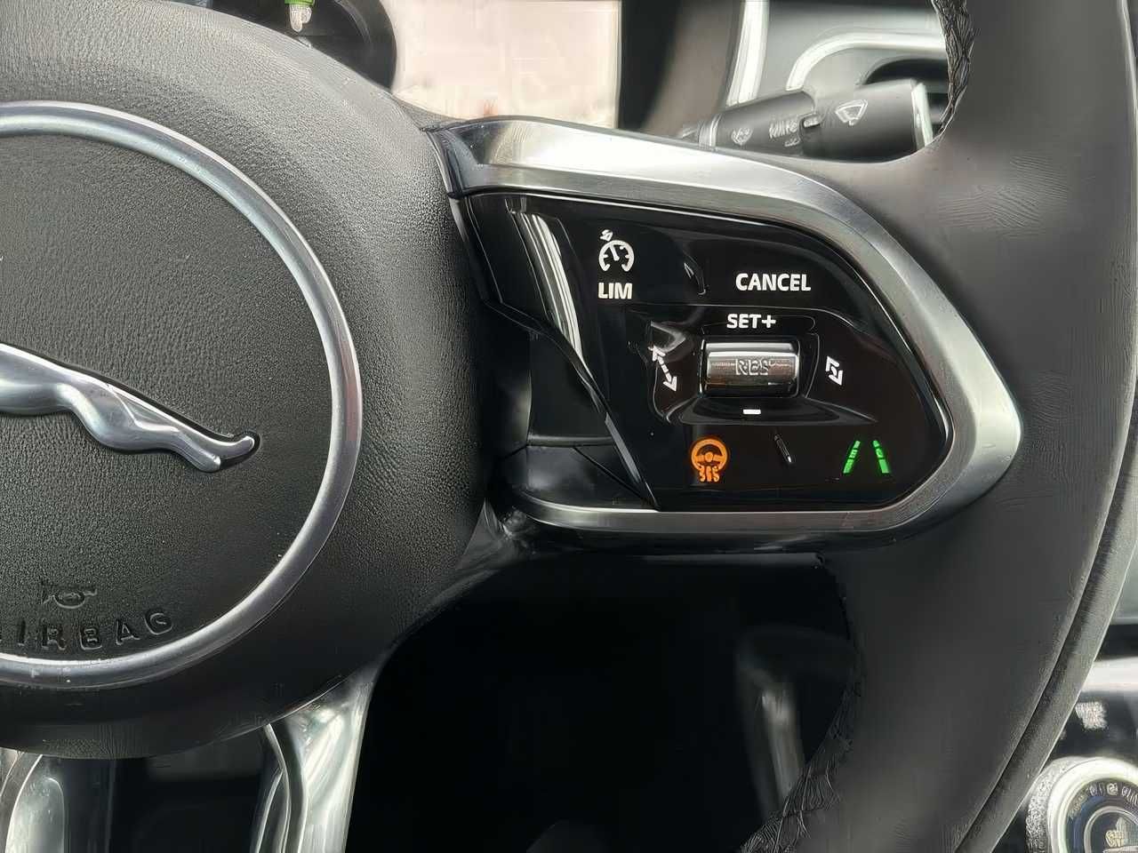 2024 Jaguar I-PACE EV400 R-Dynamic HSE