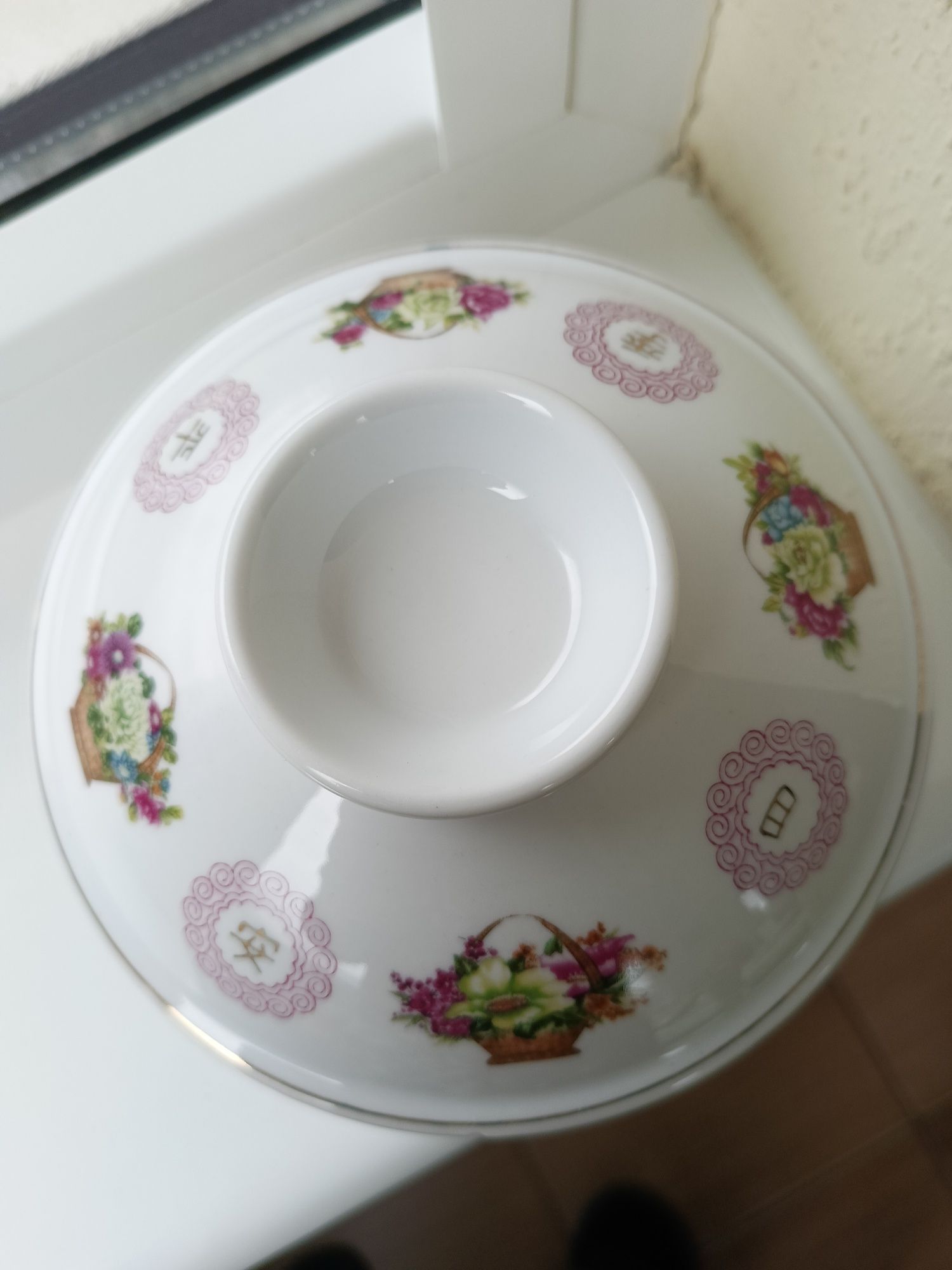 PRL to nie UFO to chińska porcelana miska z przykrywką do zupek hrupek