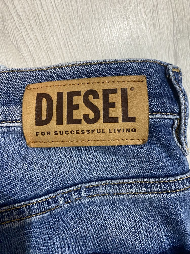 Продам джинси Diesel