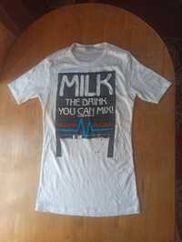 Зручна та красива футболка Milk.