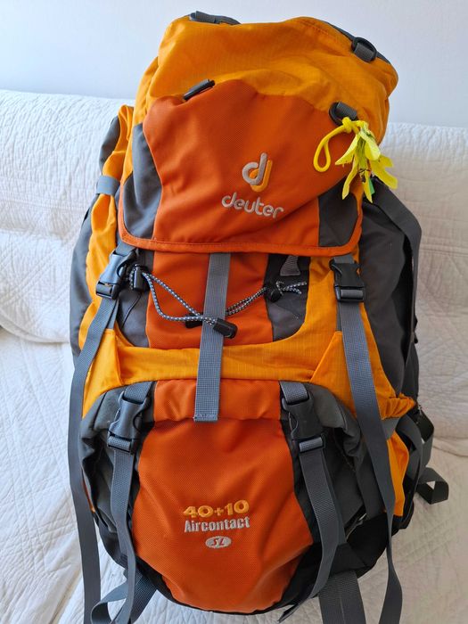 Mochila Deuter Aircontact 40+10 SL (versão feminina)