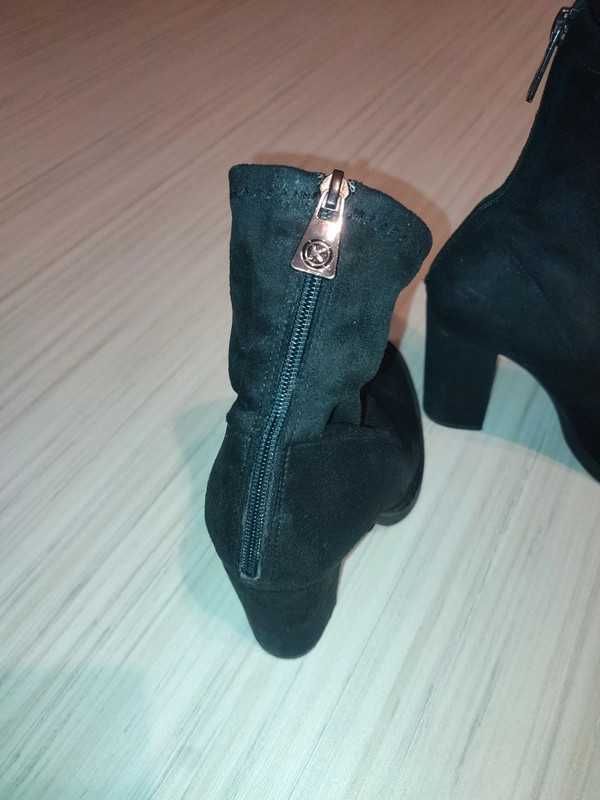 buty botki rozm. 37 firmy Kazar