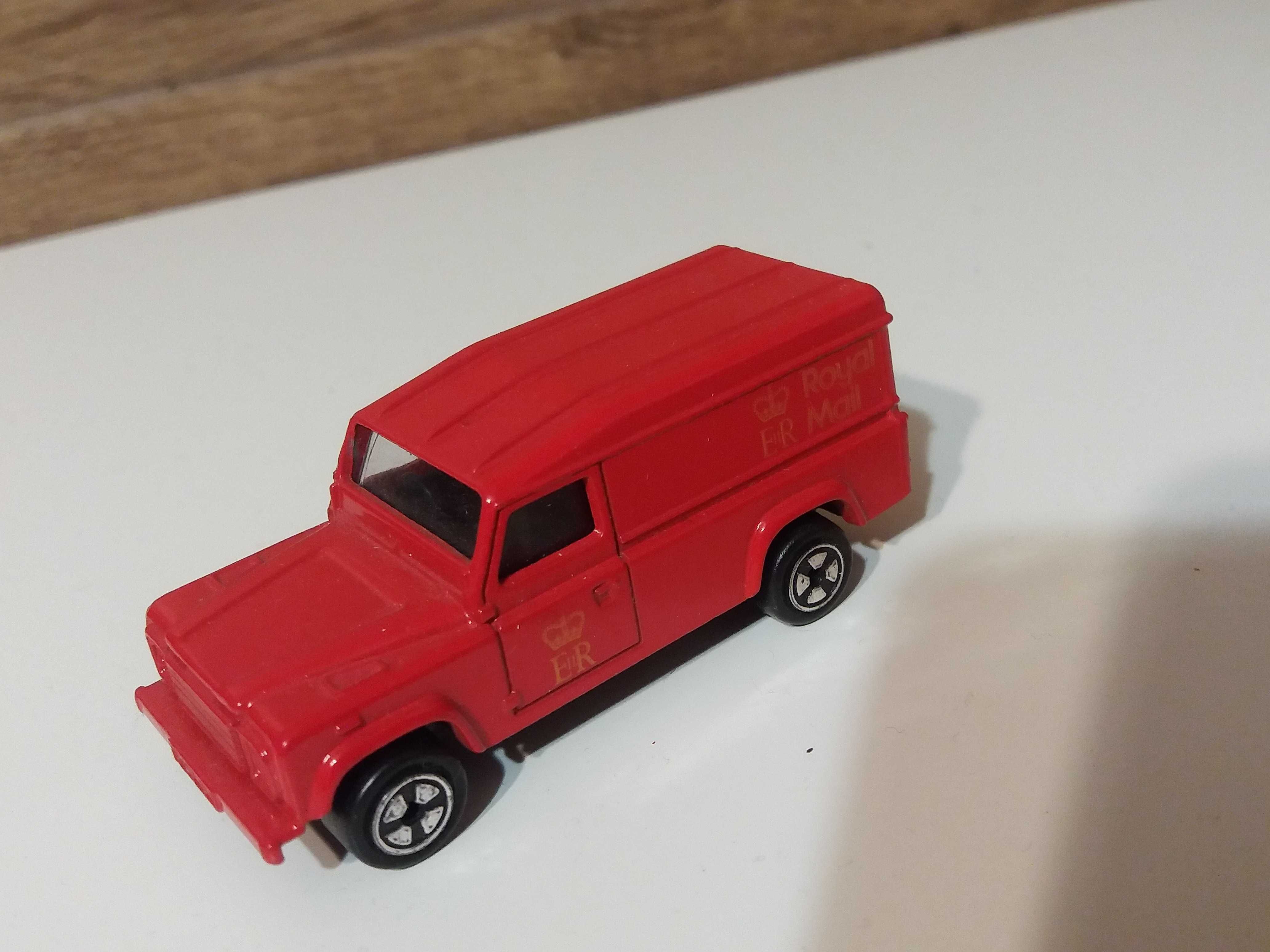 model Land Rover Defender 1/64