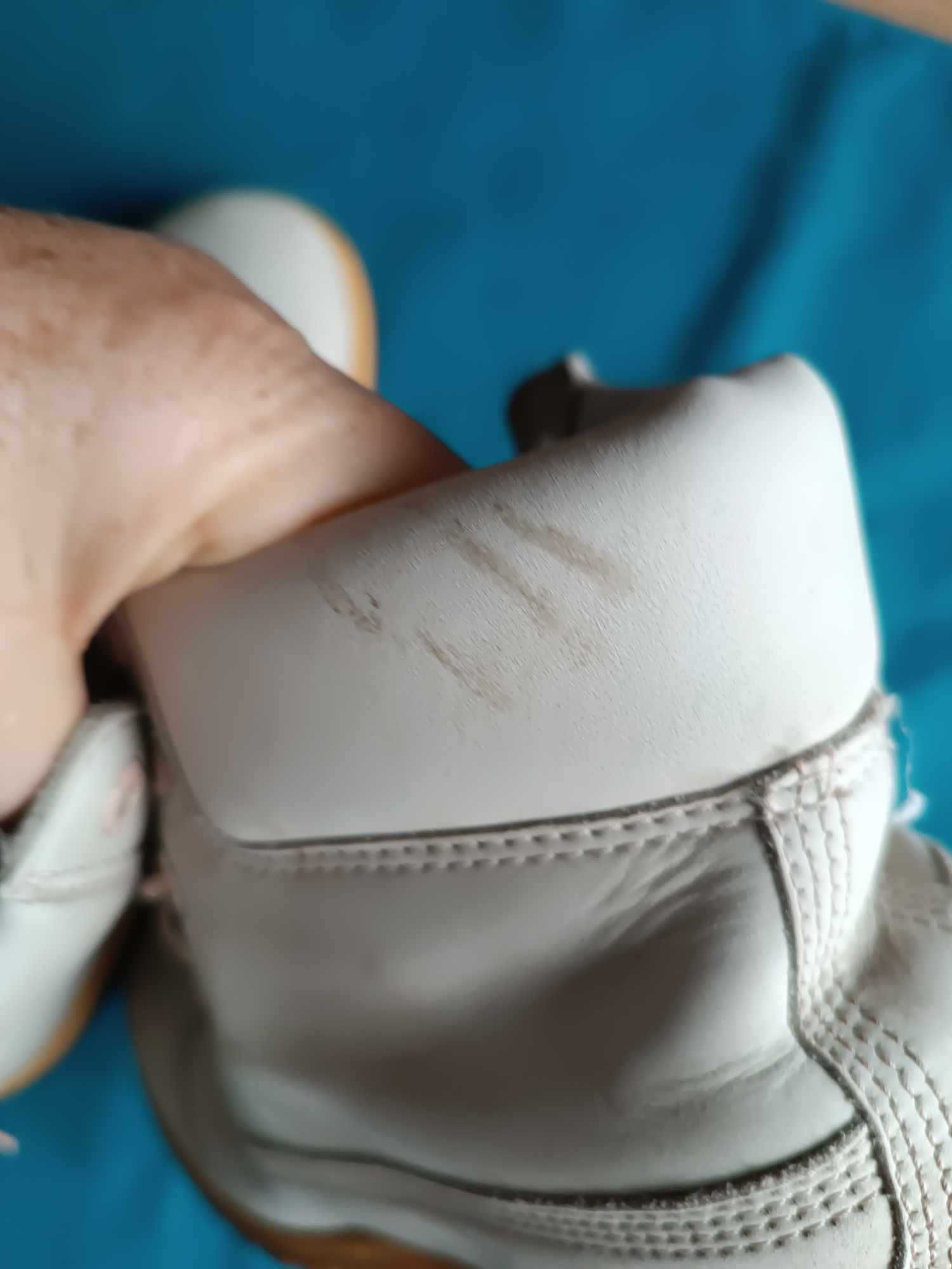 Buty ze skóry naturalnej trapery za kostkę beżowe - 39 - "Timberland".