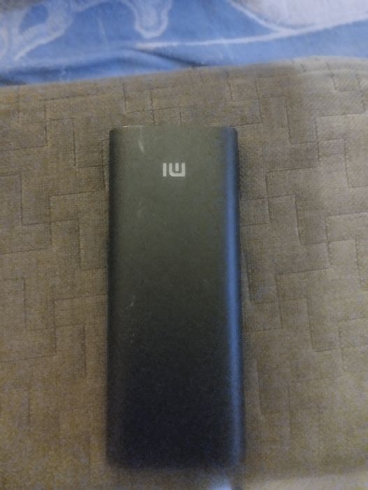 Павербанк майже новий