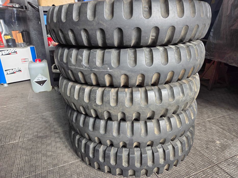 5 Pneus  Bridgestone JEEP WILLYS