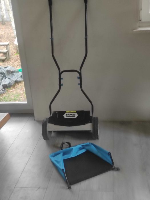 Kosiarka ręczna MacAllister z koszem 38 cm