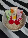 Kolorowy box prezentowy kosmetyki Oriflame Love Nature