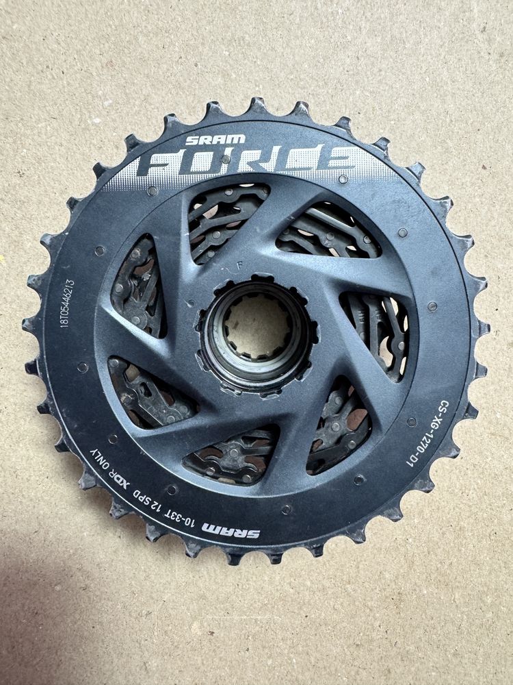Перемикач, касета і ланцюг Sram Force 12 speed