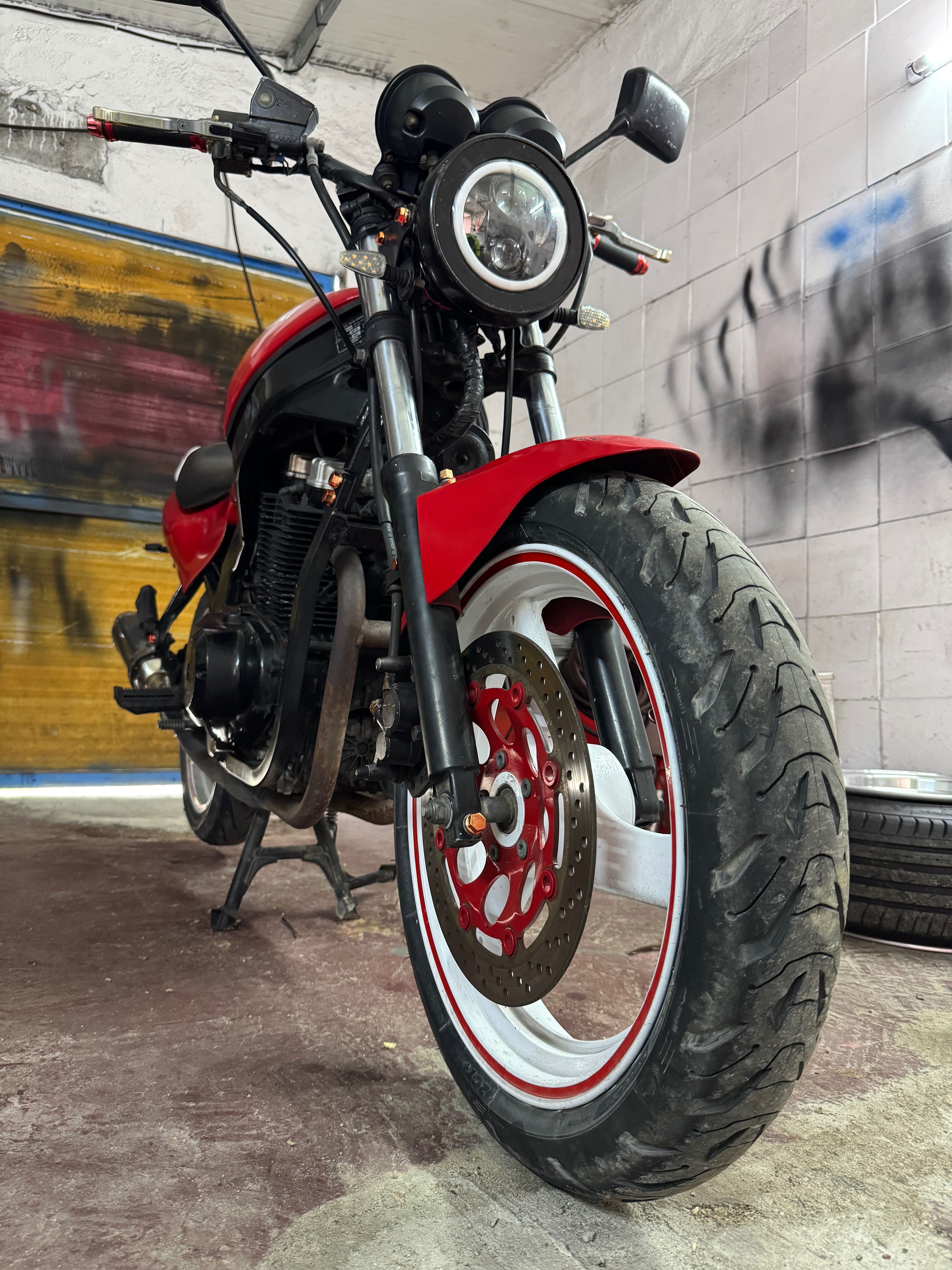 Suzuki GS 500E mota sempre estimada