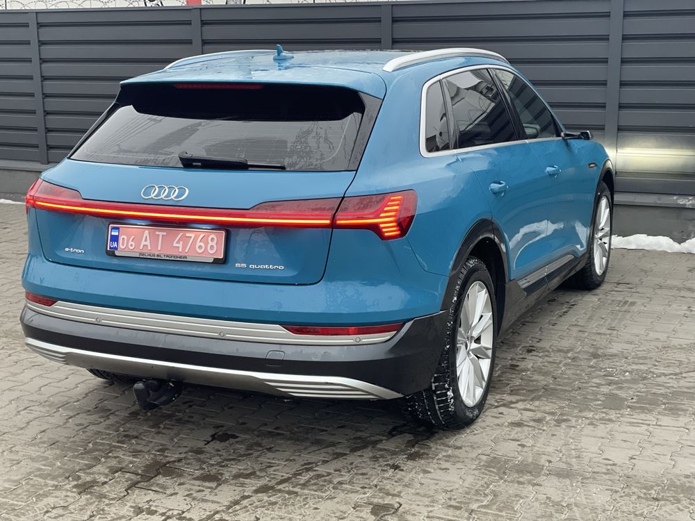 Audi e-tron обмін на нерухомість