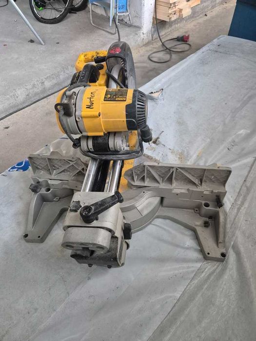Ukośnica pilarka ukosowa DeWALT DWS7085 -QS  -zadbana, 100% sprawna!!!