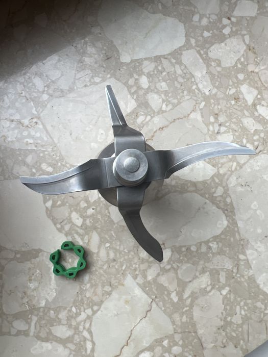 Nóż Thermomix używany uszkodzony