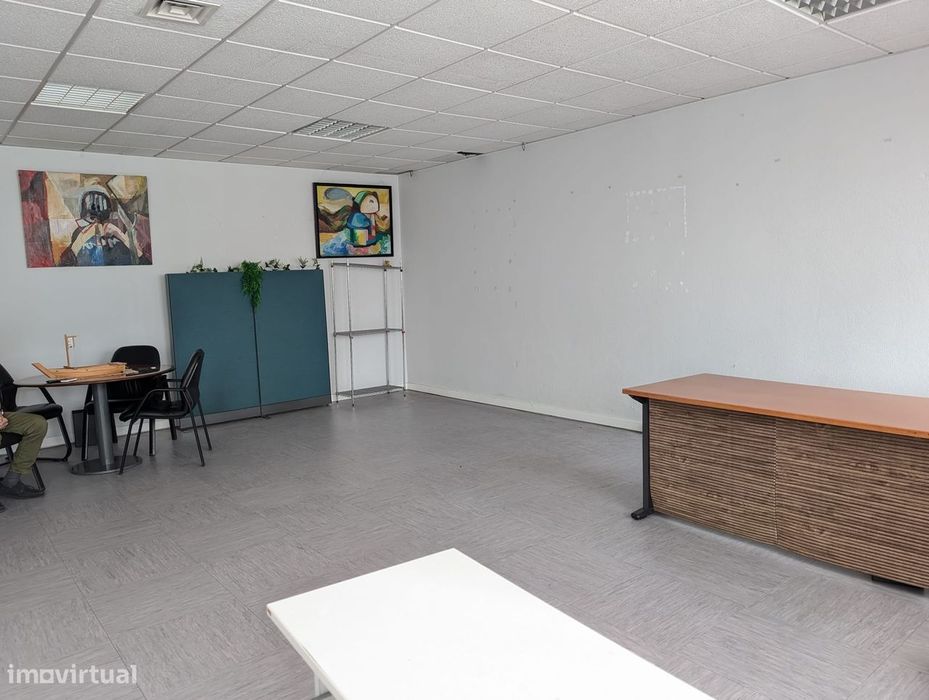 Escritório com 56 m2, em Queluz/ Massamá