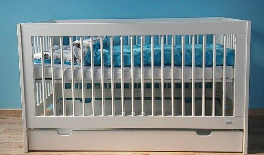 Łóżko Pinio Basic 140x70 z szuflada i barierką