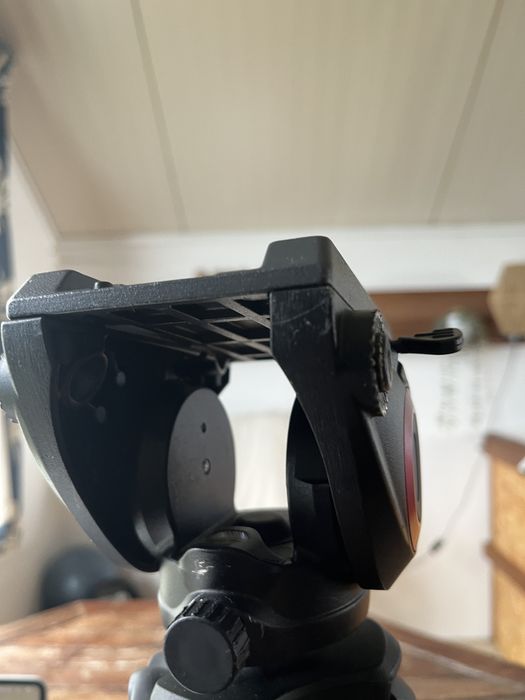 MANFROTTO MVH500AH FLUID DRAG SYSTEM HEAD + base compact advanced