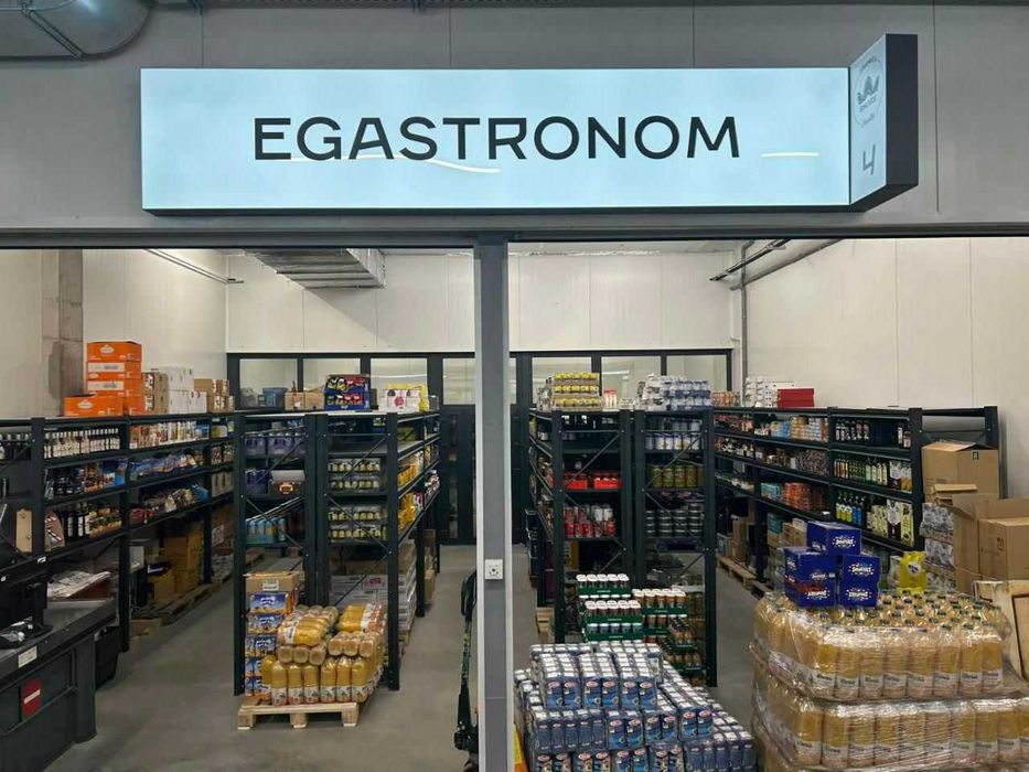 Продаж торгового місця на ринку Шувар, 80 м.кв., (є холодильник)