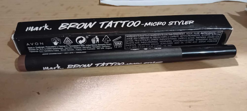 "Tatuaż do brwi" we flamastrze Mark z Avon!
