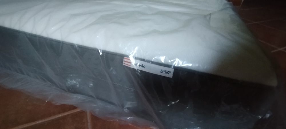 Colchão IKEA Hovag