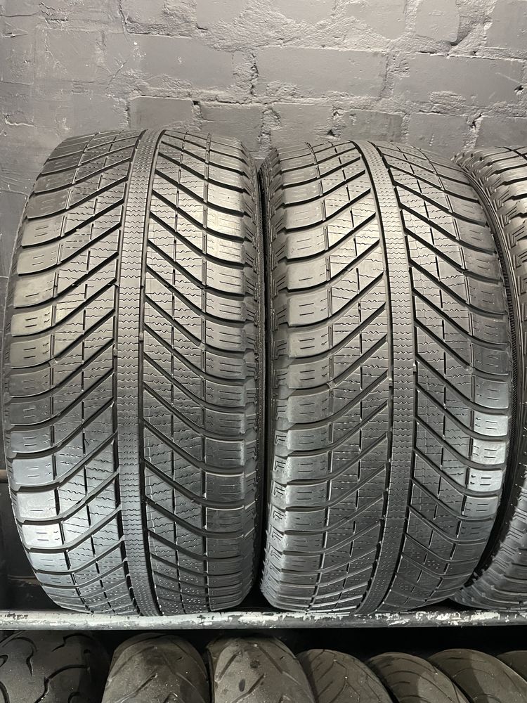 4шт 235/50 R17 Goodyear Vector 4 Season