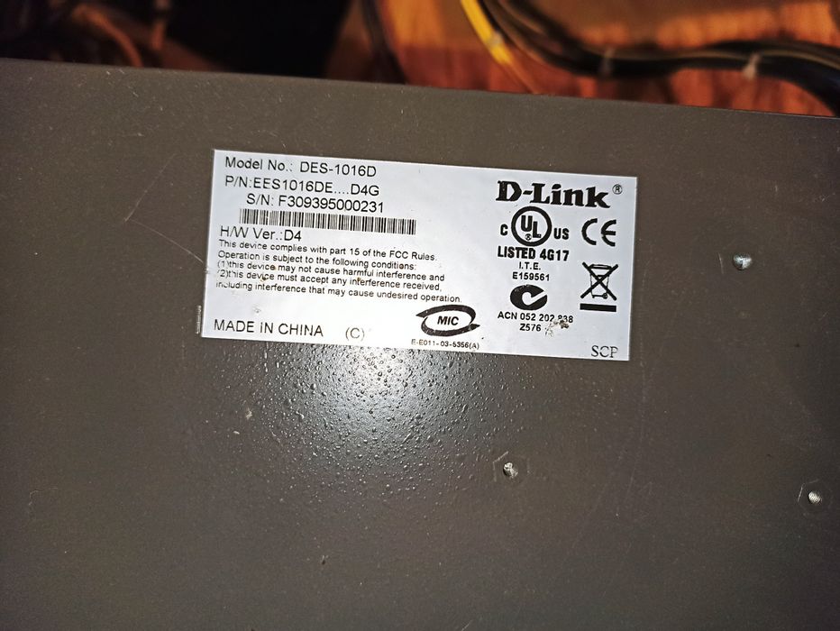Switch sieciowy D-Link DES-1016D 16-portowy Fast Ethernet