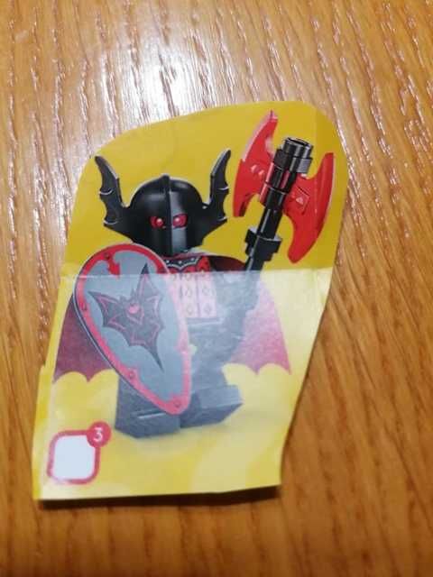 Lego 71045 Minifigures - Basil the Bat Lord.