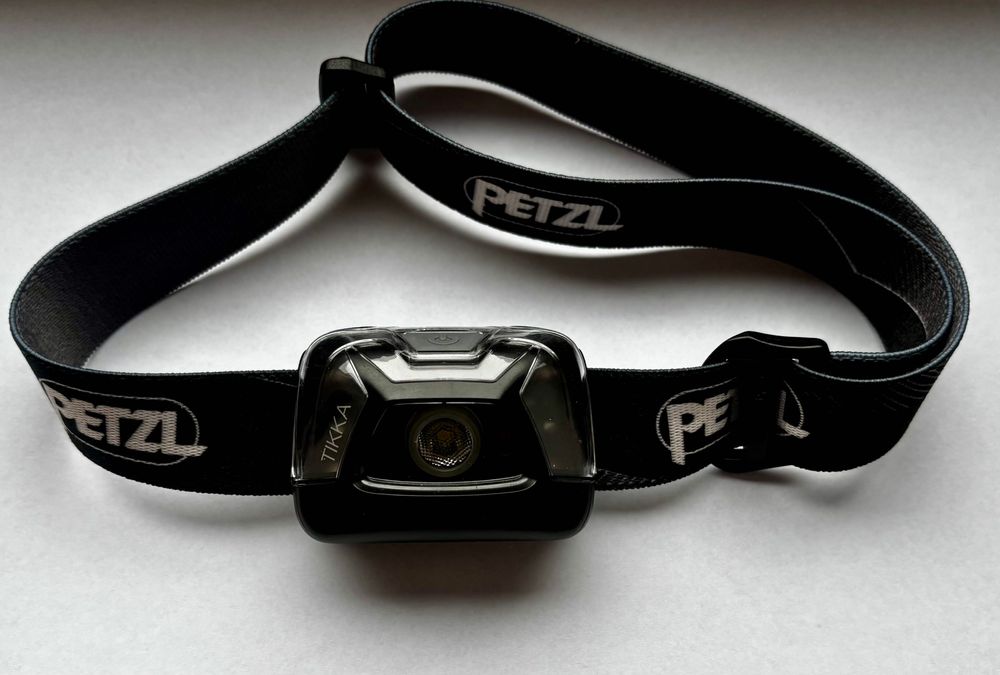 Latarka czołowa - czołówka Petzl Tikka 300lm