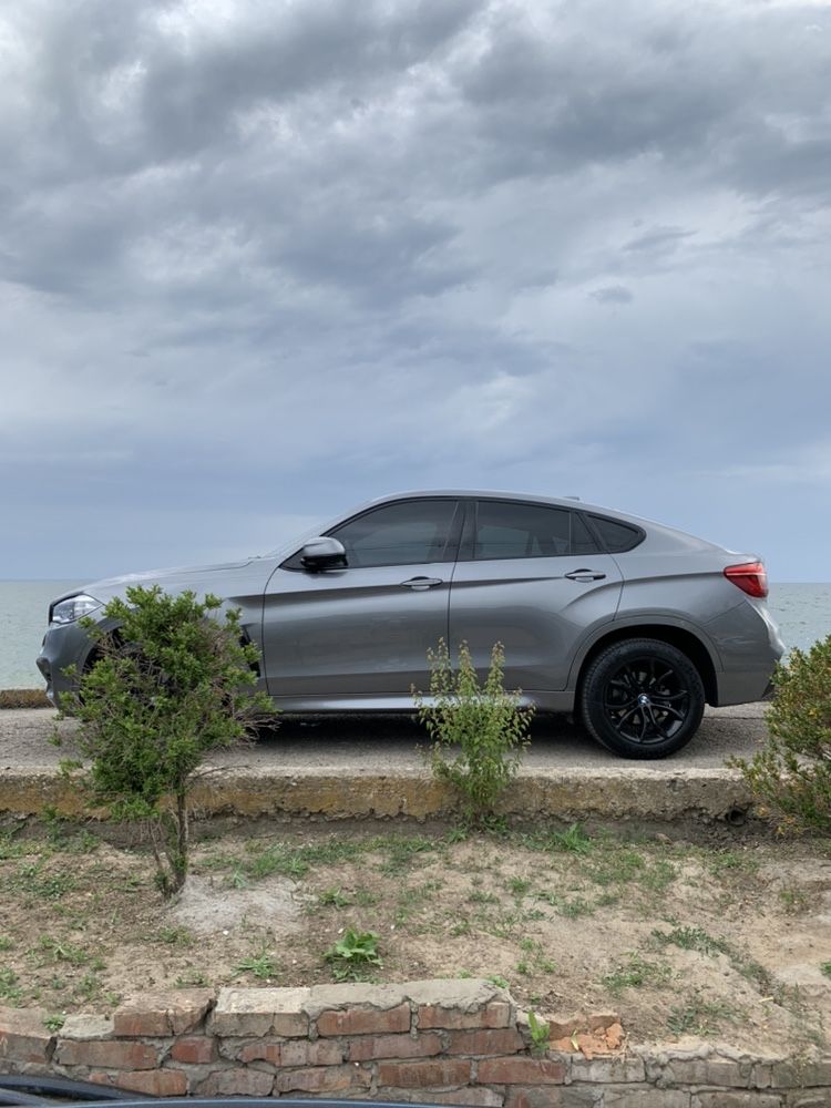 BMW X6 35i своя официальная.