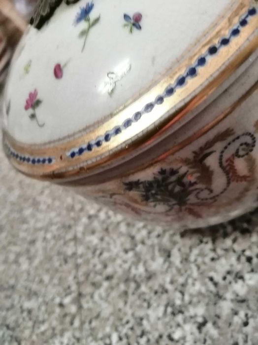 Peça Com Pega Em Relevo de Bronze Com Mais de 70 ANOS  Galerias MIRIAM