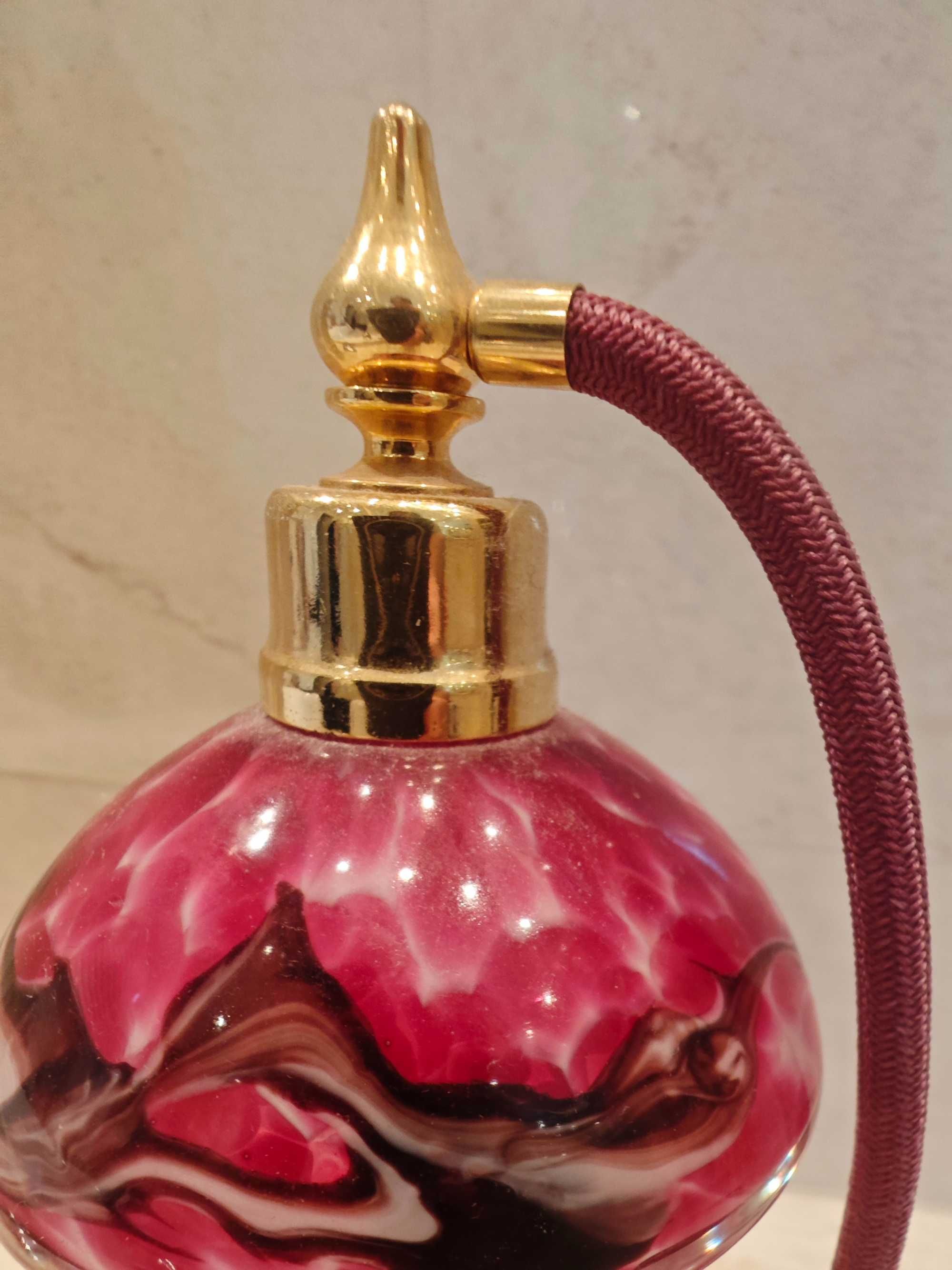 Antyczna butelka wys 22 cm do perfum z atomizerem Kwiat firmy Murano