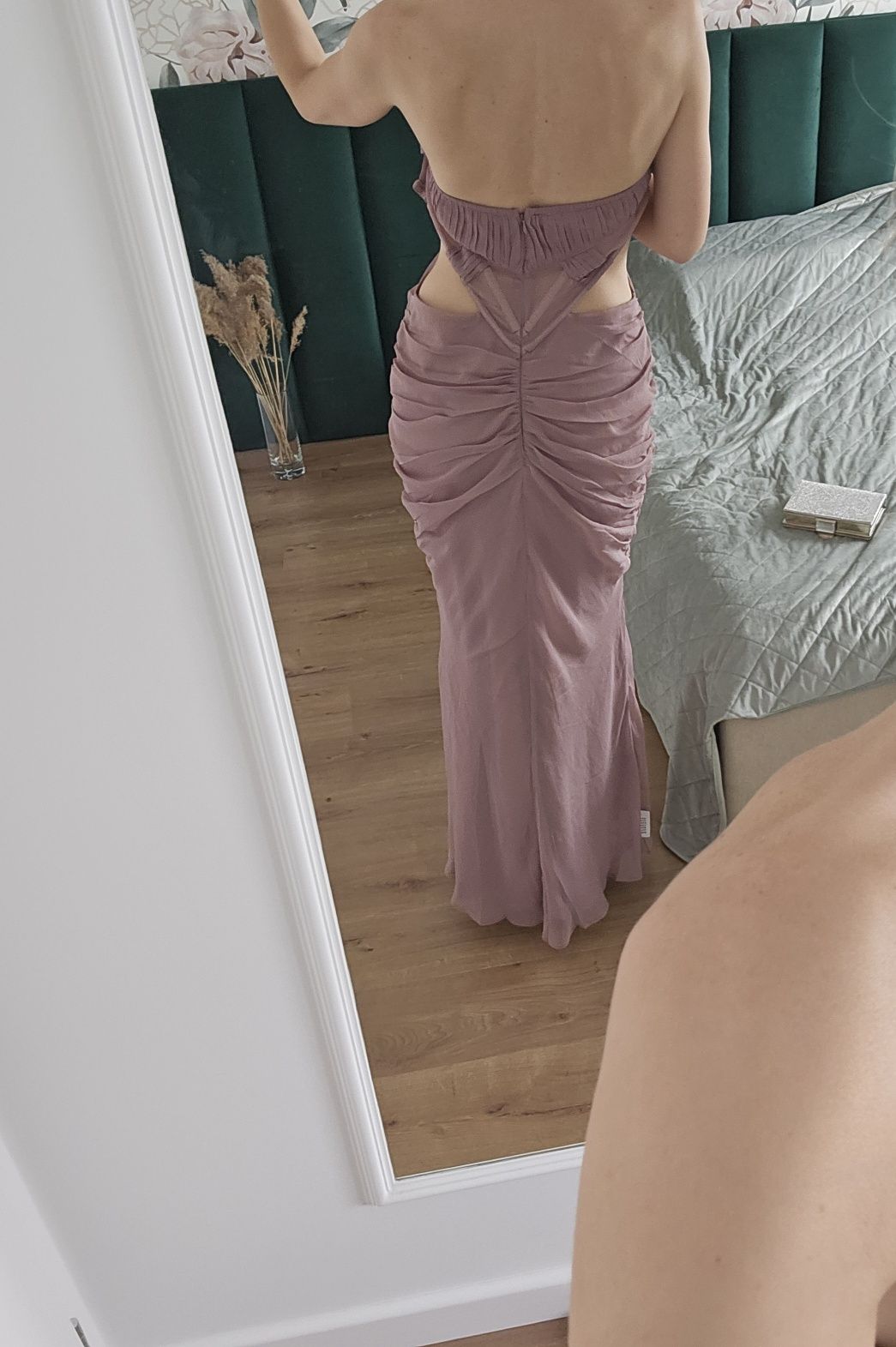 Długa suknia marszczona Asos 44 XXL pudrowy róż bez ramiączek odkryte