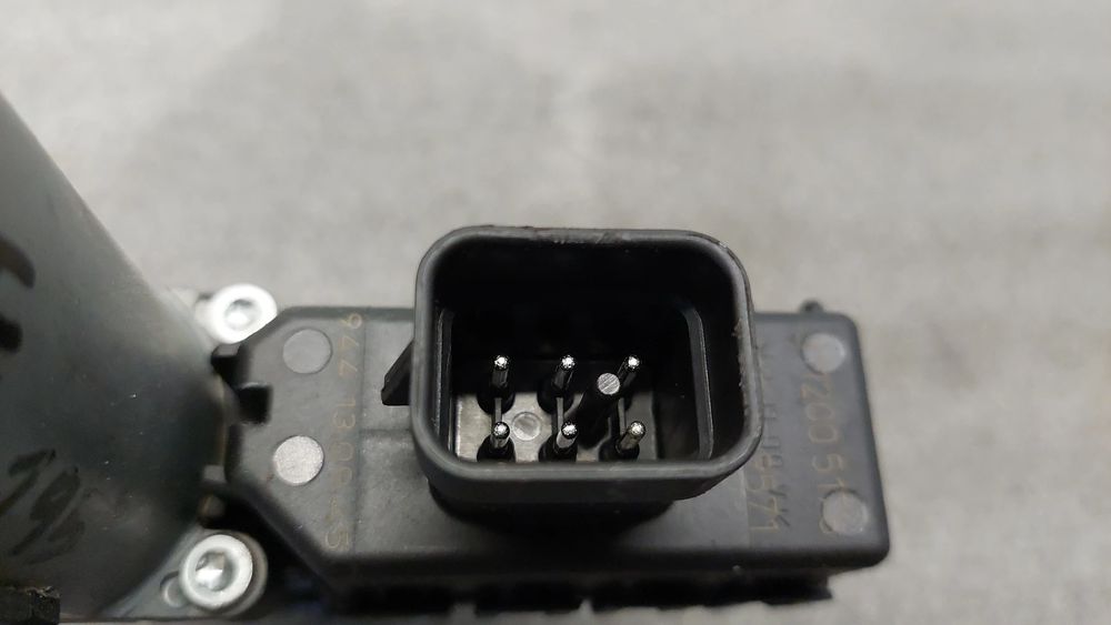 Motor vidro frente esquerdo OPEL Astra H GTC (L08)