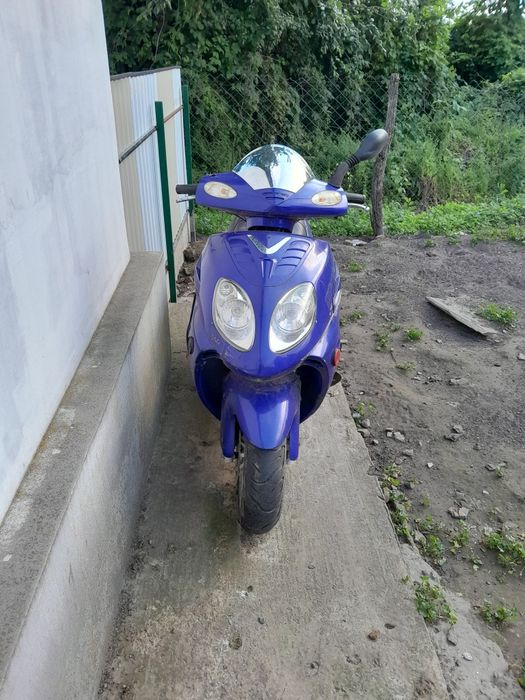 Продам скутер назапчасті