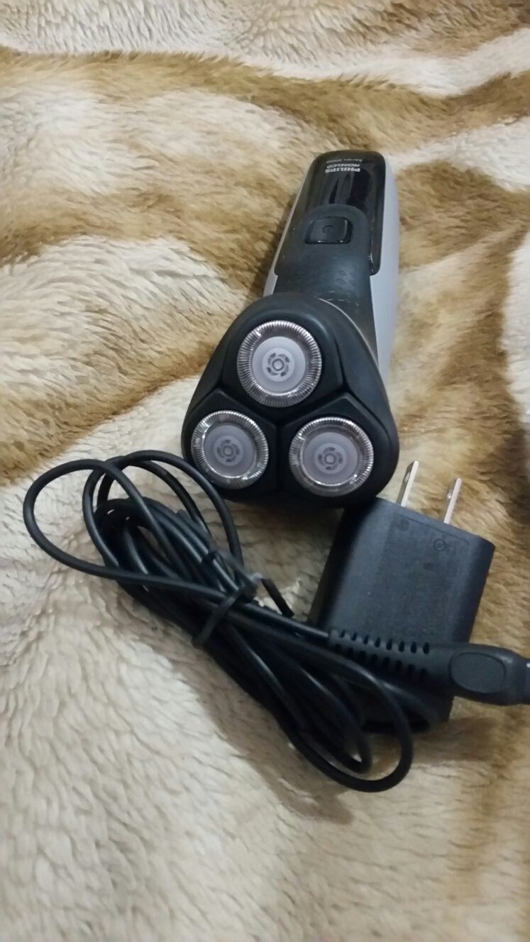 Philips norelco series 2000