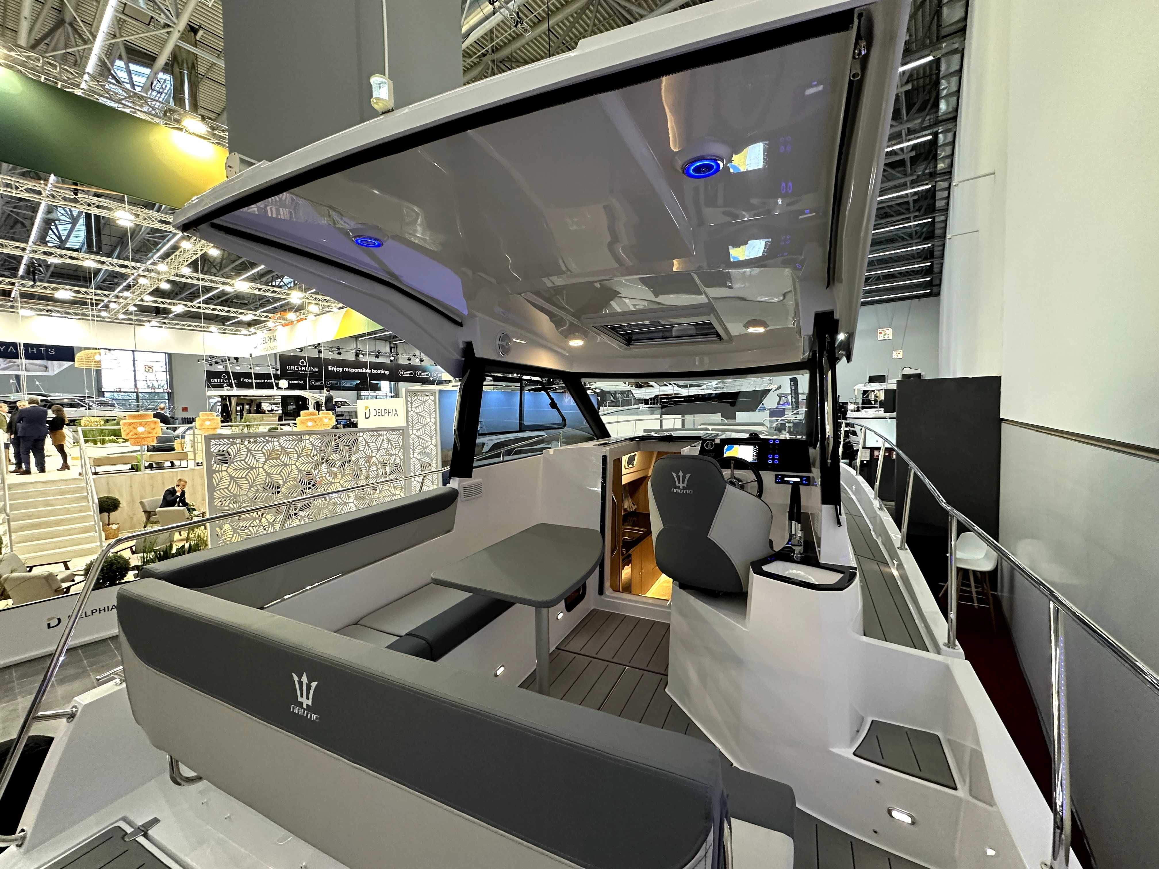 Nowa łódź motorowa Nautic 990_rok produkcji 2024_HOUSEBOAT_ESKAPADER