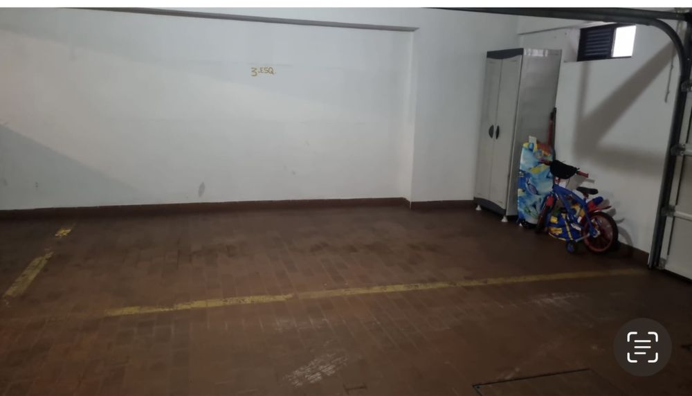 Lugar garagem alameda guia cascais