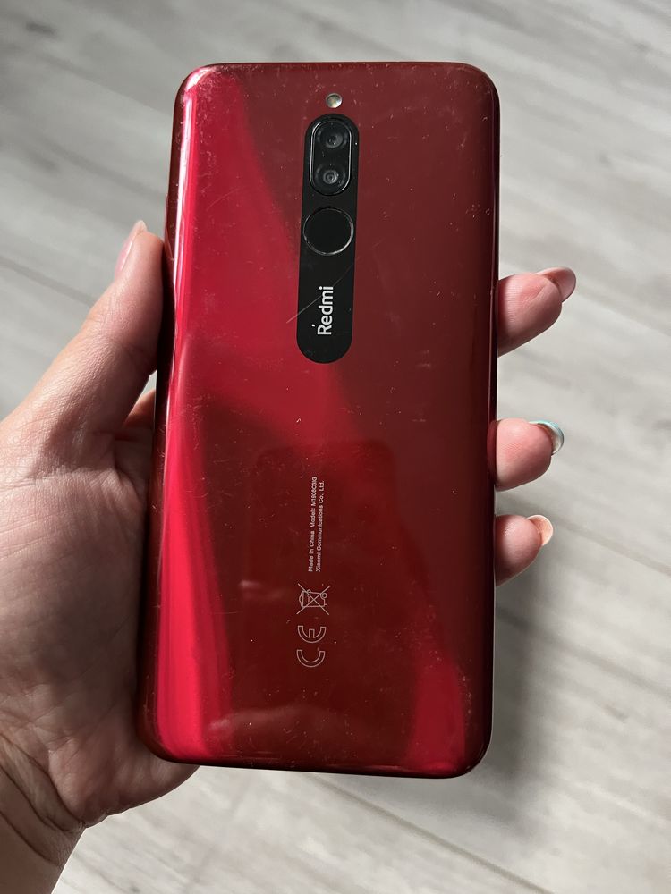 Czerwony smartfon smartphone Xiaomi Redmi 8 4GB