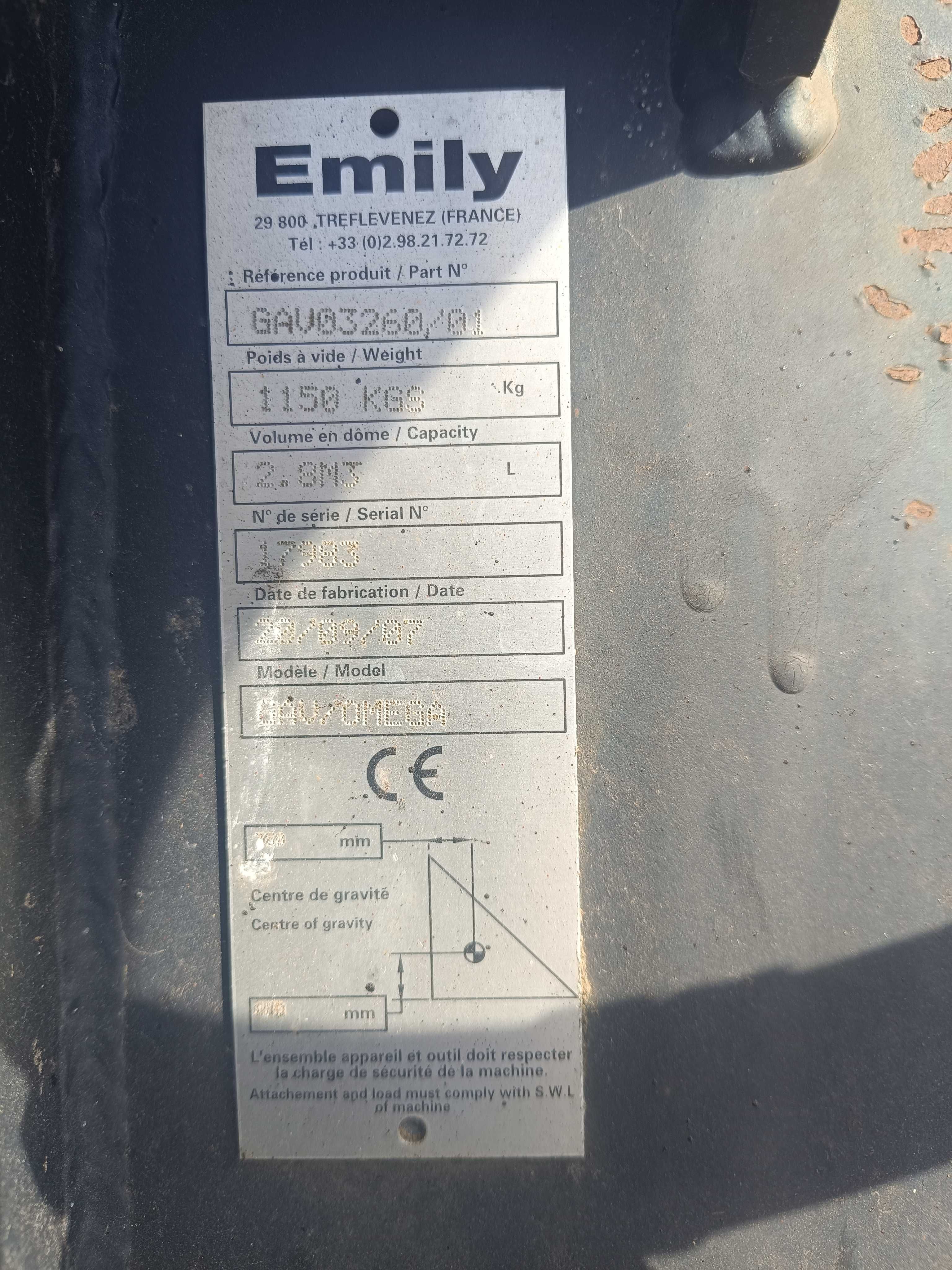 Szufla z frezem Łyżka z Frezem do zadawania Pasz Emily 2.8m3 2.6m