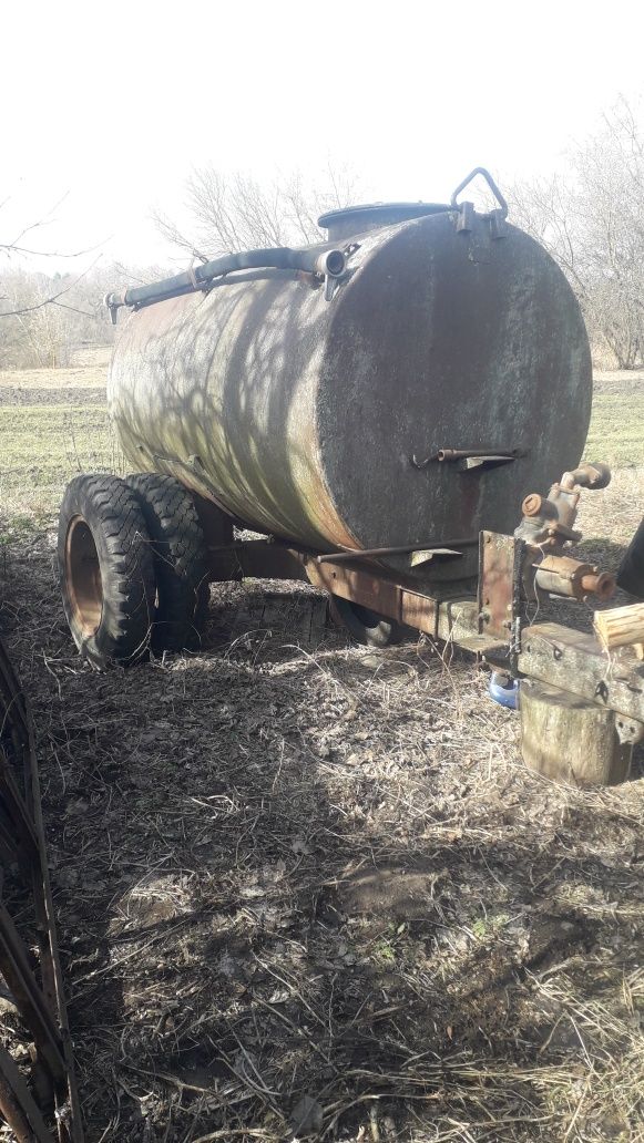 Продам прицепну бочку 3,2куба із насосом. Для закачки води із водойома