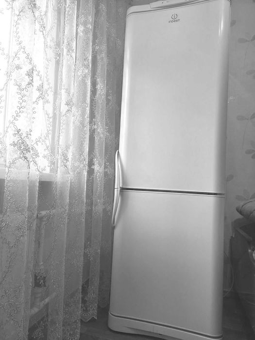 Холодильник Індезіт двокамерний