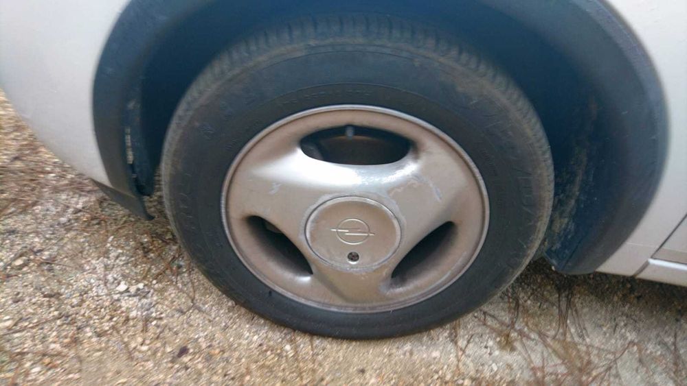 Jantes Opel 14' , furação 4x100 com pneus 175/65R14