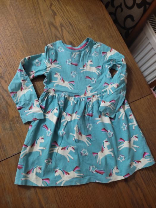 Фірмове плаття сукня на довгий рукав, можна для двійні