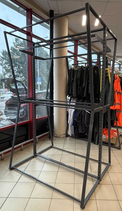 Meble sklepowe, ekspozytor, regał na ubrania do sklepu odzieżowego bhp
