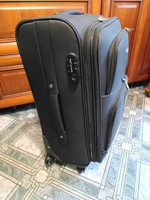 Валіза чемодан на колесах з ручкою Вінкс новий
