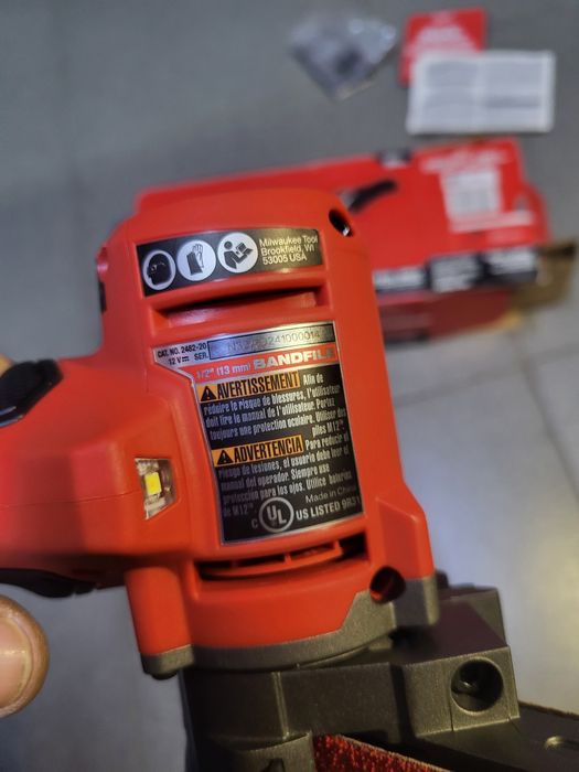 Акумуляторний стрічковий  напильник 13mm Milwaukee 2482-20 FBFL13