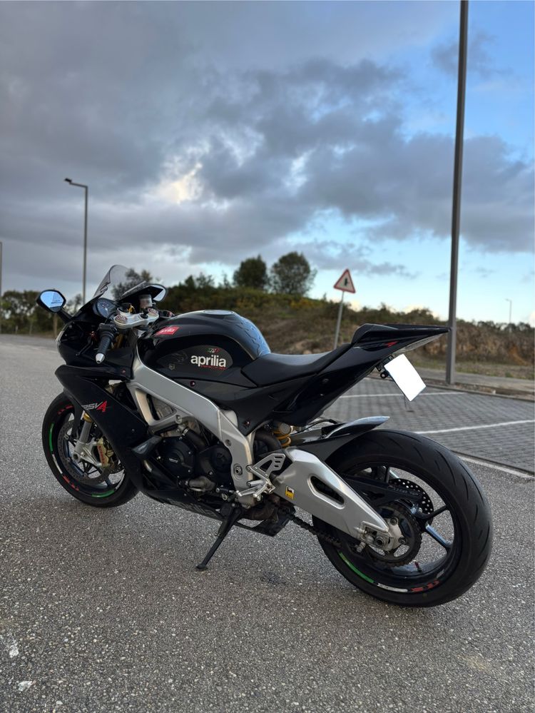 Aprilia RSV4 2013